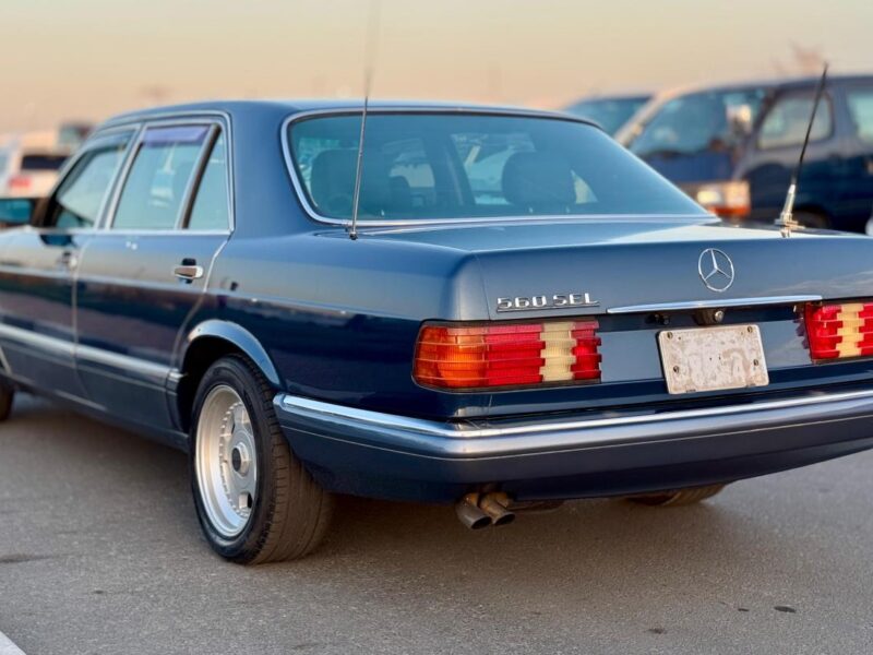 1989 Mercedes-Benz 560 SEL 5.6 liters V8 Engine Blue Black