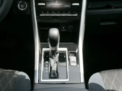 2025 Mitsubishi Xpander Cross 1.5L AT FWD Petrol Black Black GCC Specs