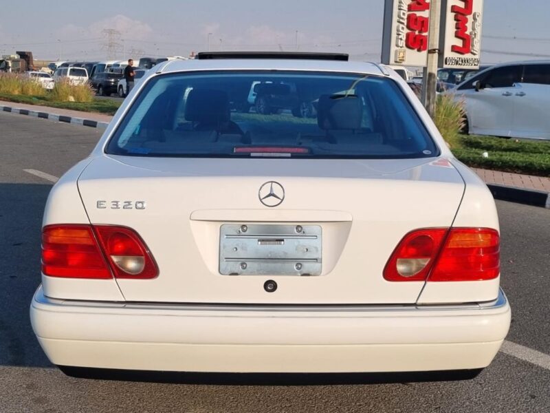2000 Mercedes-Benz E 320 3.2 liters 6 Cylinders Engine White Grey