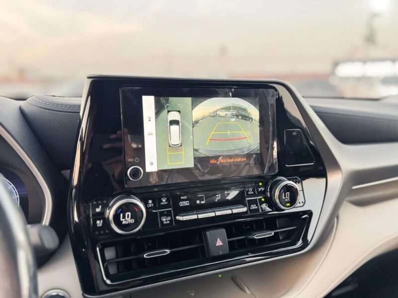 2024 Toyota Highlander Highlander Limited 2.5L Hybrid AWD Black Beige