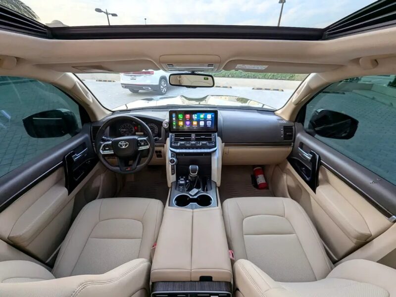 2015 Toyota Land Cruiser GXR TOP Full Option GCC Specs Black Beige