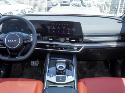 2025 Kia Sportage Kia Sportage 4 Cylinder Engine GCC Specs White Red