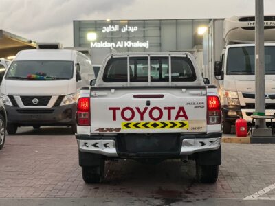 2020 Toyota Hilux 4X4 Fully Automatic GCC Specs White Black