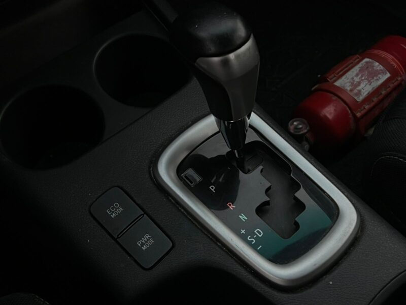 2020 Toyota Hilux 4X4 Fully Automatic GCC Specs White Black