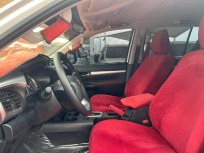 2025 Toyota Hilux 4X4 Petrol Fully Automatic GCC Specs White Red