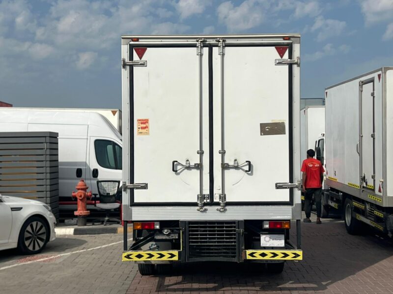 2022 Mitsubishi Canter Chiller Box Manual GCC Specs White Black