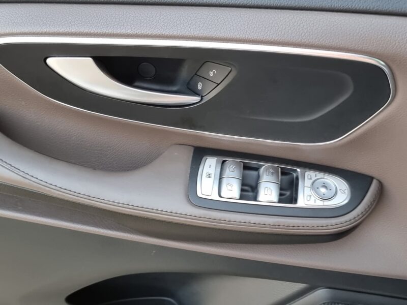 Mercedes-Benz V 250 GCC Specs Luxury Family Van Silver Brown