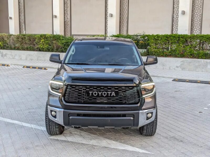 2018 Toyota Tundra Double Cab SR5 V8 5.7L 4X4 IN EXCELLENT CONDITION Grey