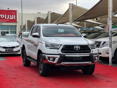 2025 Toyota Hilux 4X4 Petrol Fully Automatic GCC Specs White Red