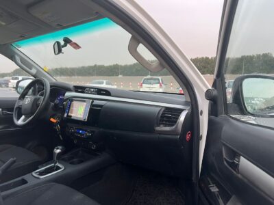 2020 Toyota Hilux 4X4 Fully Automatic GCC Specs White Black