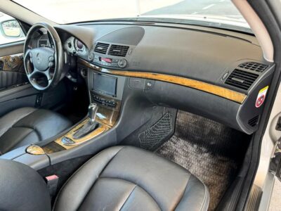 2007 Mercedes-Benz E-Class E 550 Silver Black in Perfect Condition