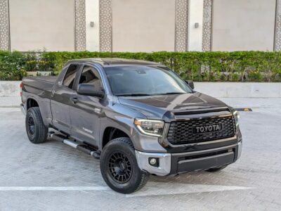 2018 Toyota Tundra Double Cab SR5 V8 5.7L 4X4 IN EXCELLENT CONDITION Grey