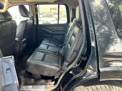 2010 Ford Explorer XLT 6 Cylinder Engine Neat & Clean Car Black