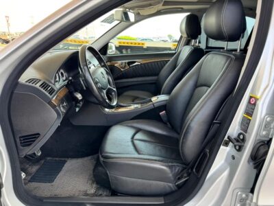 2007 Mercedes-Benz E-Class E 550 Silver Black in Perfect Condition