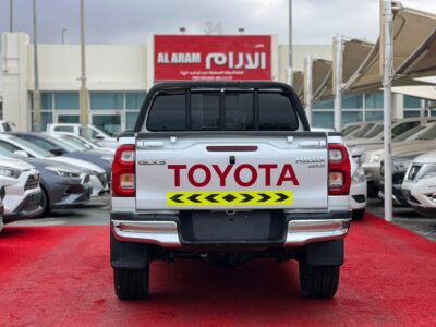 2025 Toyota Hilux 4X4 Petrol Fully Automatic GCC Specs White Red