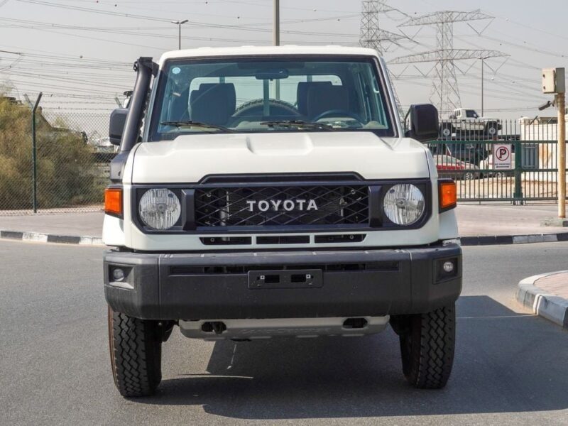 2025 Toyota Land Cruiser Pick Up White Brown Pick Up GCC Specs
