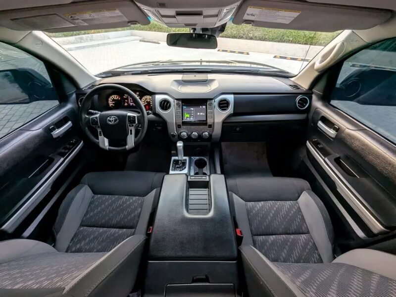 2018 Toyota Tundra Double Cab SR5 V8 5.7L 4X4 IN EXCELLENT CONDITION Grey