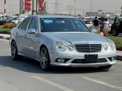 2007 Mercedes-Benz E-Class E 550 Silver Black in Perfect Condition
