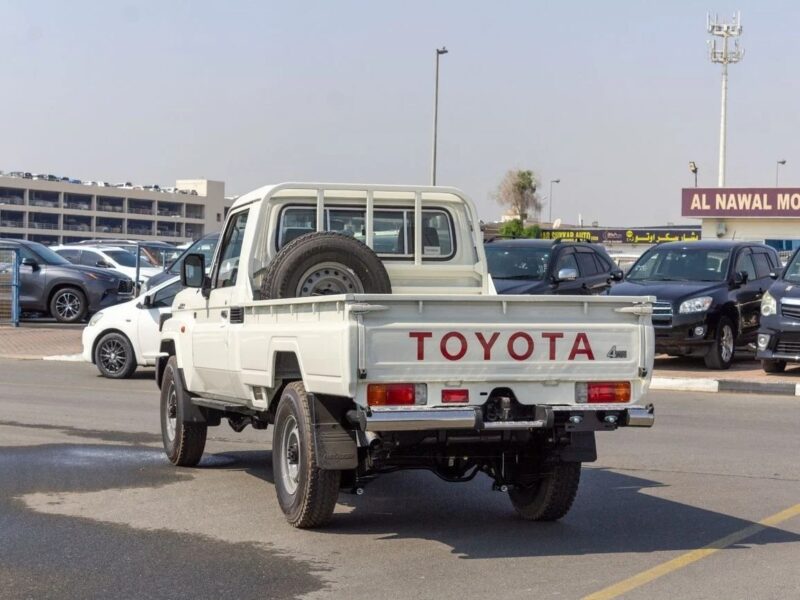 2025 Toyota Land Cruiser Pick Up LC79 2.8L T/DSL STD-E Diesel GCC White Brown