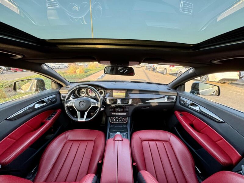 2012 Mercedes-Benz CLS 350 3.5 Liters V6 Sedan Black Red