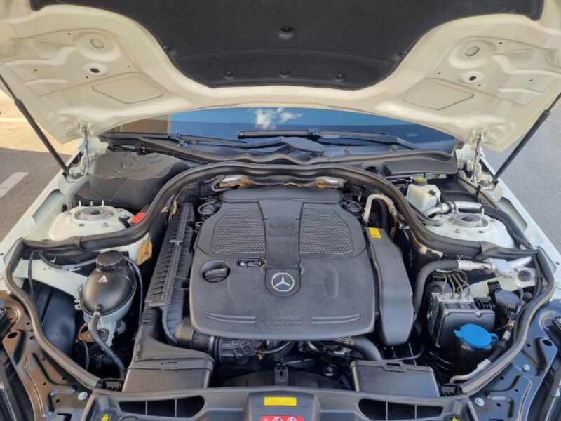 2012 Mercedes-Benz E 300 3.5-liter V6 Engine White Black