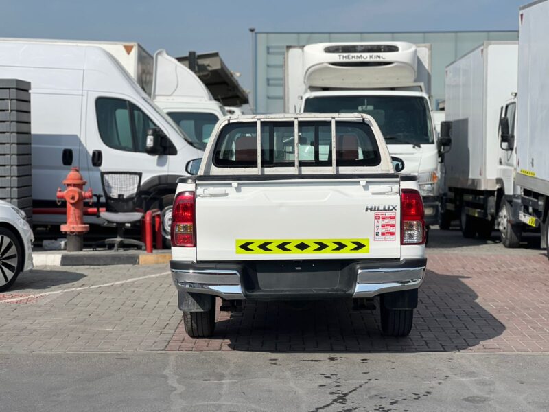 2021 Toyota Hilux 4X2 Manual GCC Specifications White Red