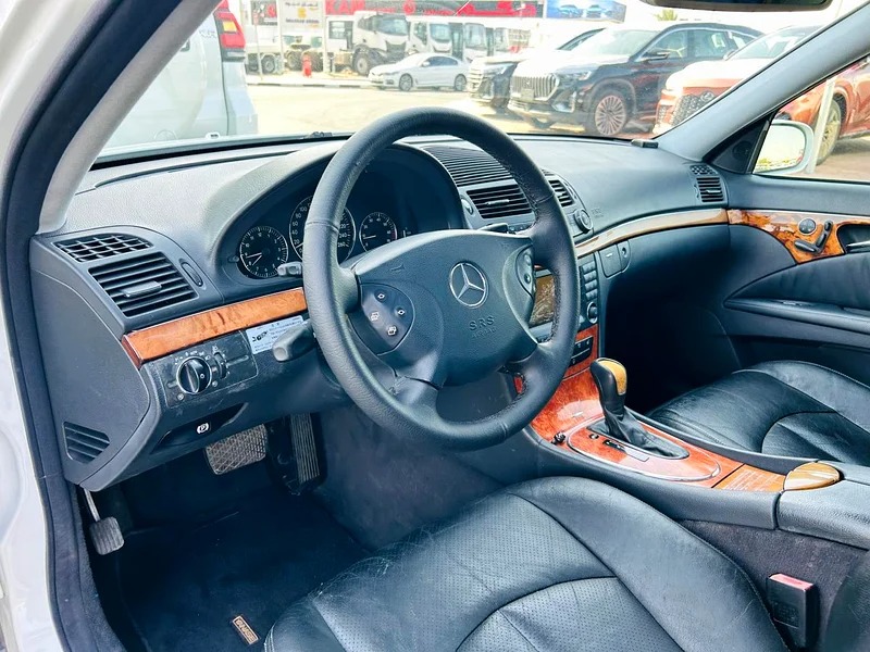 2002 Mercedes-Benz E-Class E 240 6 Cylinder Neat & Clean Car White Black