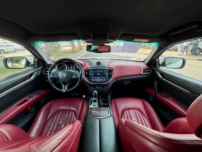 2015 Maserati Ghibli Ghibli S Q4 6 Cylinder Neat & Clean Car White Red