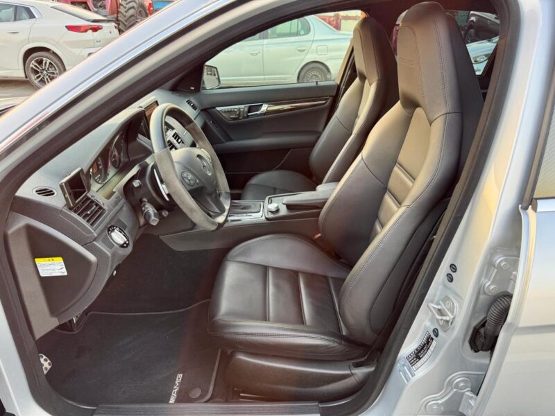 2010 Mercedes C63 AMG 6.2-liter V8 Engine Silver Black