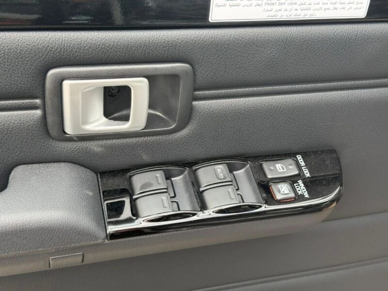 Toyota Land Cruiser LC 76 LX.Z 4WD FULL OPTION 2.8 DIESEL Black