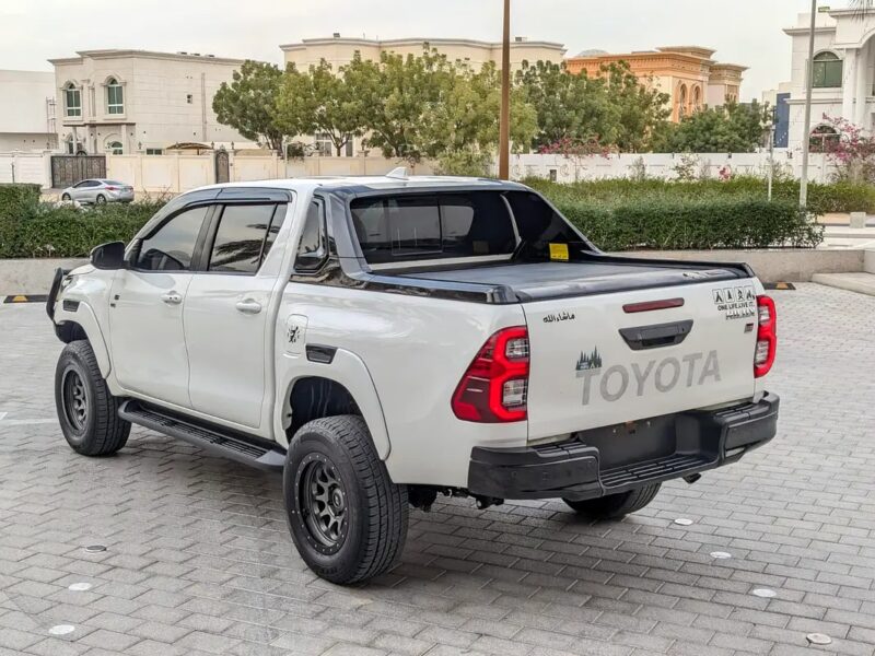2023 Toyota Hilux GR Sport 4.0L V6 Petrol Automatic White Black GCC Specs