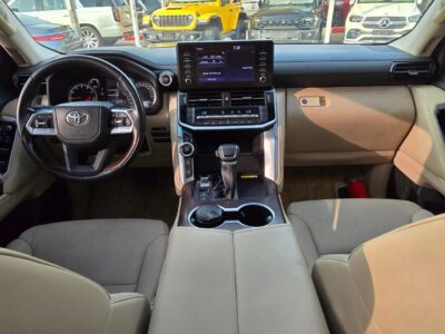 Toyota Land Cruiser GXR V6 Twin Turbo 2022 GCC Specs Blue Beige