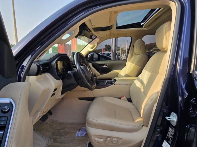 Toyota Land Cruiser GXR V6 Twin Turbo 2022 GCC Specs Blue Beige