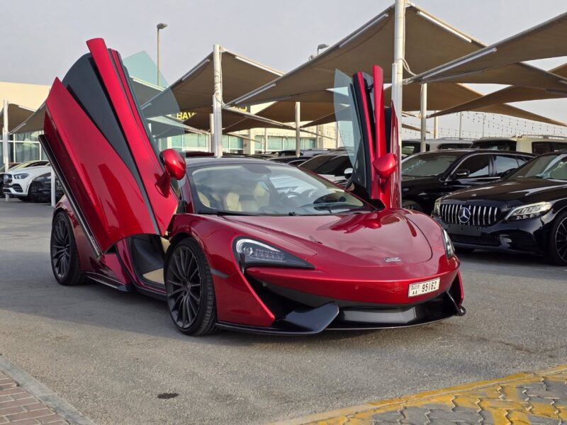 McLaren 570 GT Model 2017 Powerful V8 Twin-Turbo Engine Red Beige