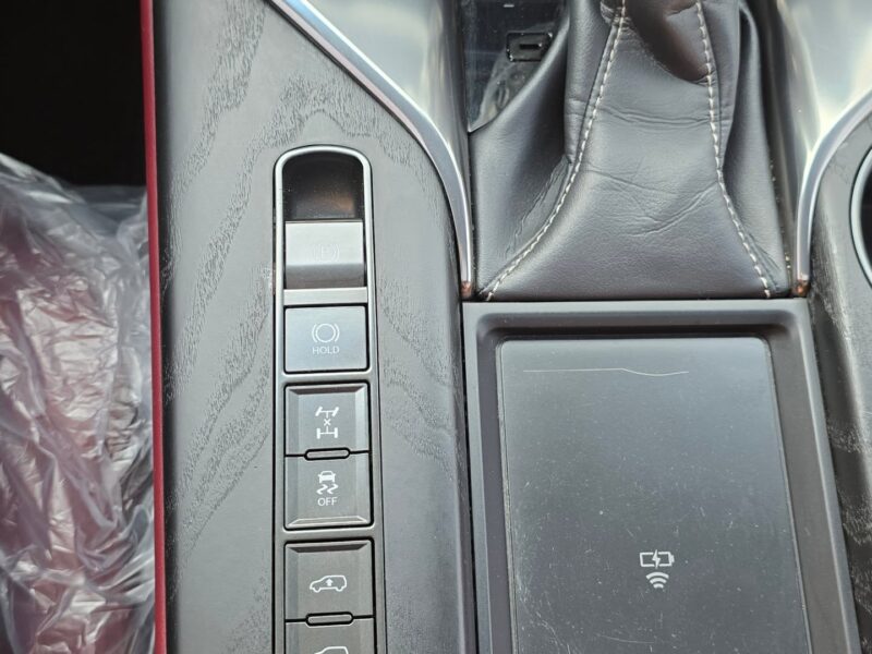 Lexus LX 600 2023 3.4L Twin-Turbo V6 Full Option Grade 1 Silver Black