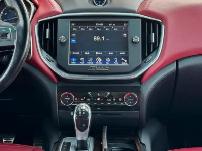 2015 Maserati Ghibli Ghibli S Q4 6 Cylinder Neat & Clean Car White Red