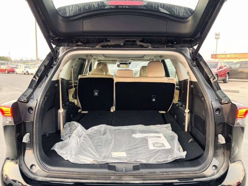 2024 Toyota Highlander Highlander Limited 2.5L Hybrid AWD Black Beige