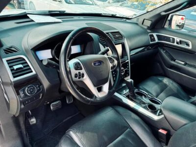 2015 Ford Explorer EcoBoost 4 Cylinder Engine Neat & Clean Car White Black