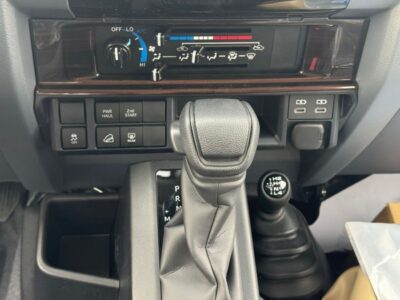 Toyota Land Cruiser LC 76 LX.Z 4WD FULL OPTION 2.8 DIESEL Black