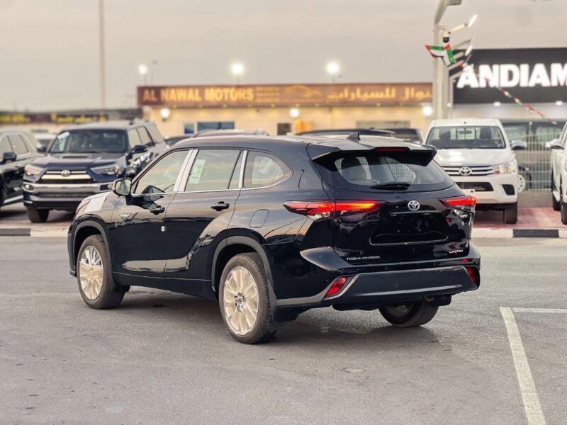 2024 Toyota Highlander Highlander Limited 2.5L Hybrid AWD Black Beige