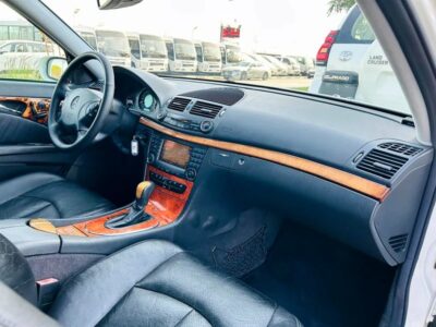 2002 Mercedes-Benz E-Class E 240 6 Cylinder Neat & Clean Car White Black