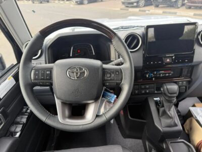 Toyota Land Cruiser LC 76 LX.Z 4WD FULL OPTION 2.8 DIESEL Black