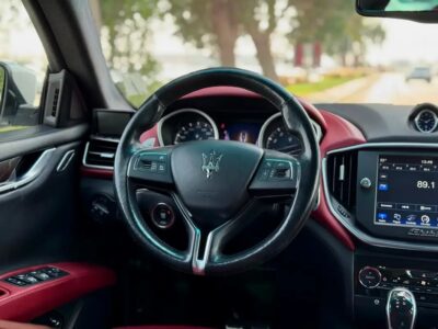 2015 Maserati Ghibli Ghibli S Q4 6 Cylinder Neat & Clean Car White Red