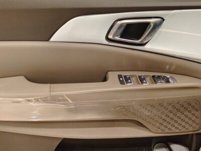 2025 Kia Carnival 3.5L V6 MPI Petrol FWD White Black