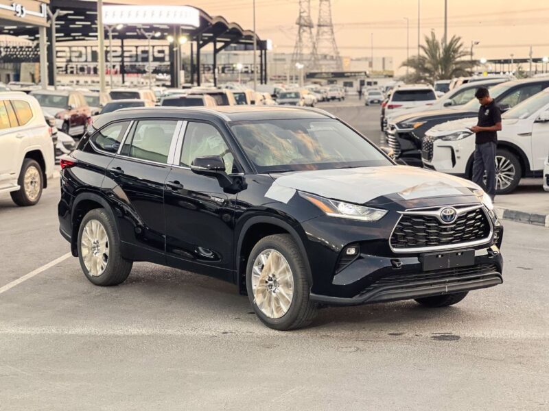 2024 Toyota Highlander Highlander Limited 2.5L Hybrid AWD Black Beige