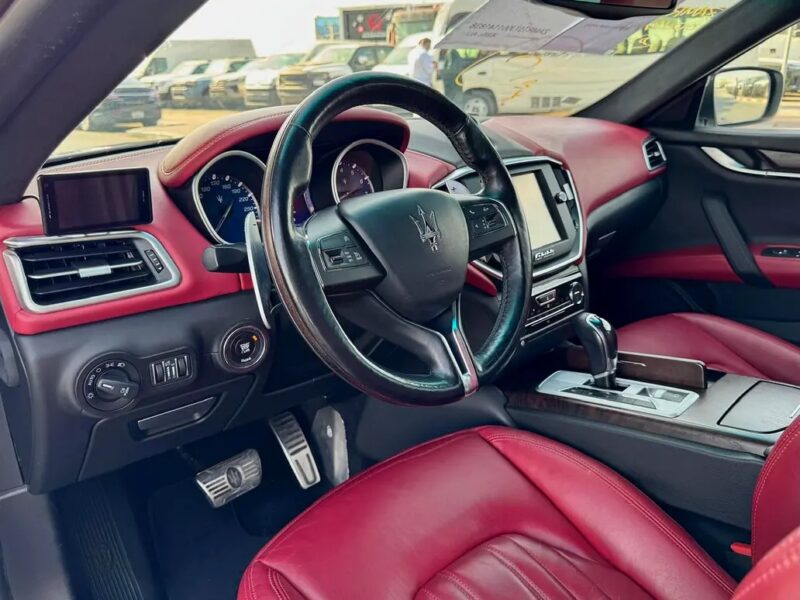 2015 Maserati Ghibli Ghibli S Q4 6 Cylinder Neat & Clean Car White Red