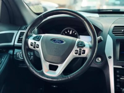 2015 Ford Explorer EcoBoost 4 Cylinder Engine Neat & Clean Car White Black