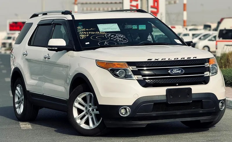 2015 Ford Explorer EcoBoost 4 Cylinder Engine Neat & Clean Car White Black