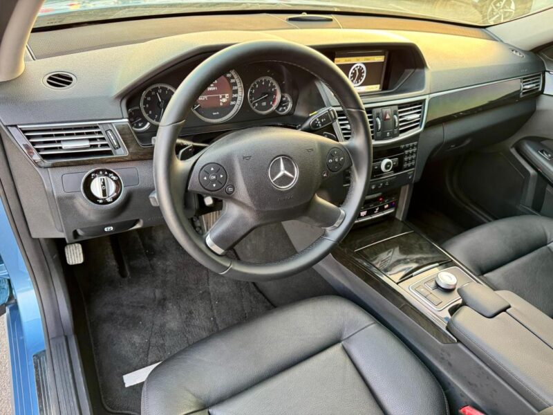 2010 Mercedes-Benz E 350 3.5-liter V6 Engine Blue Black