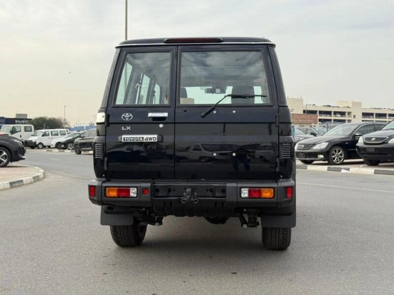 Toyota Land Cruiser LC 76 LX.Z 4WD FULL OPTION 2.8 DIESEL Black